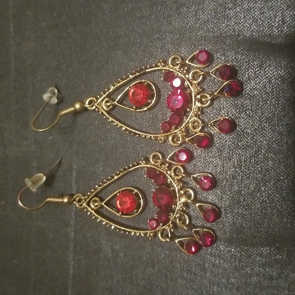 Jewelry - Vintage Red and Gold Teardrop Chandelier Earrings